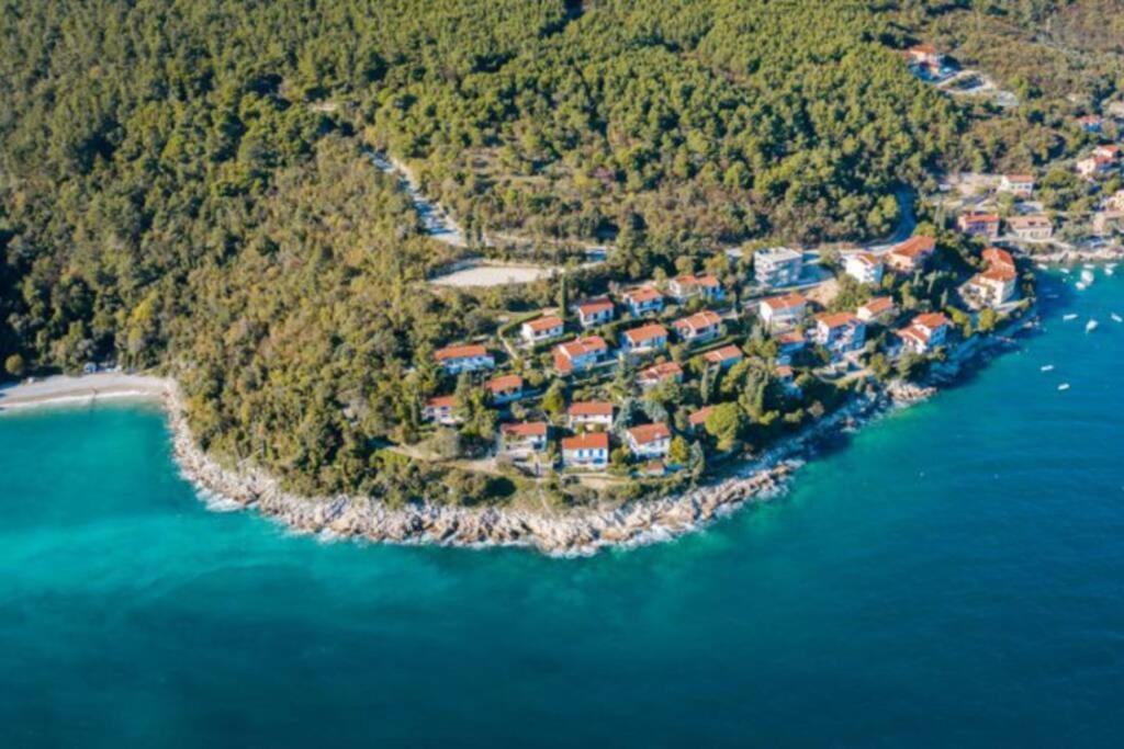 Apartment By The Sea- Santa Marina Raša Kültér fotó